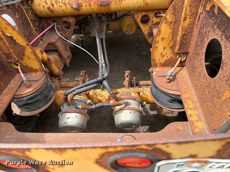 image for item FK0144 2006 SiDump'r Versal side dump trailer