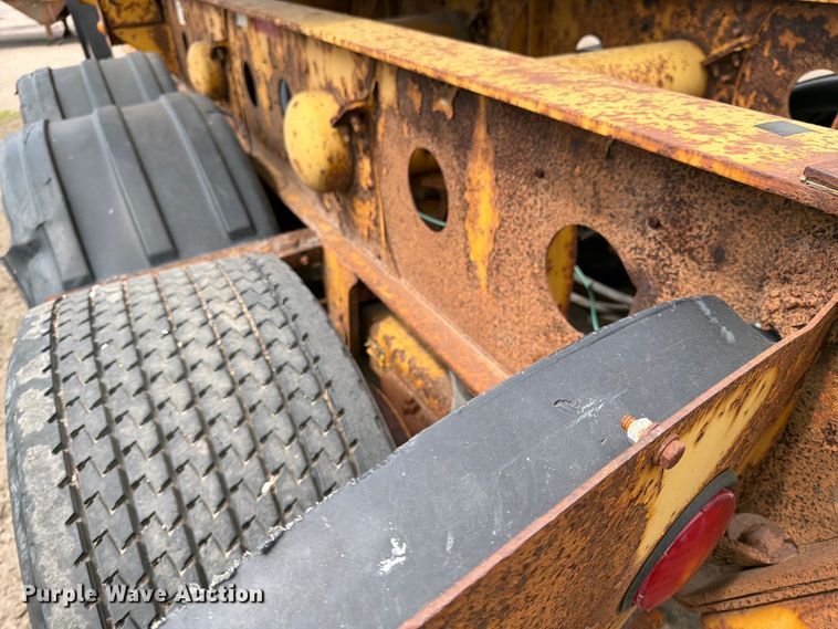 image for item FK0144 2006 SiDump'r Versal side dump trailer