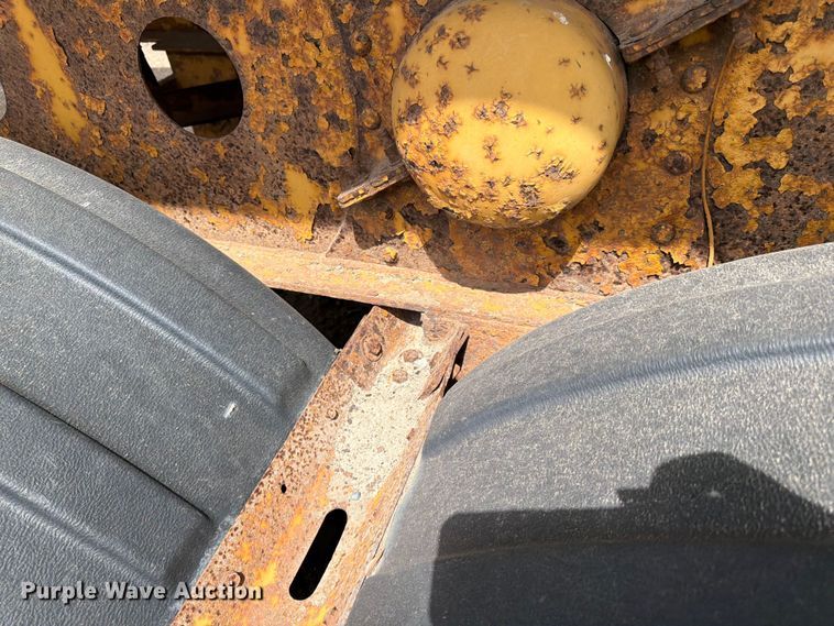 image for item FK0144 2006 SiDump'r Versal side dump trailer