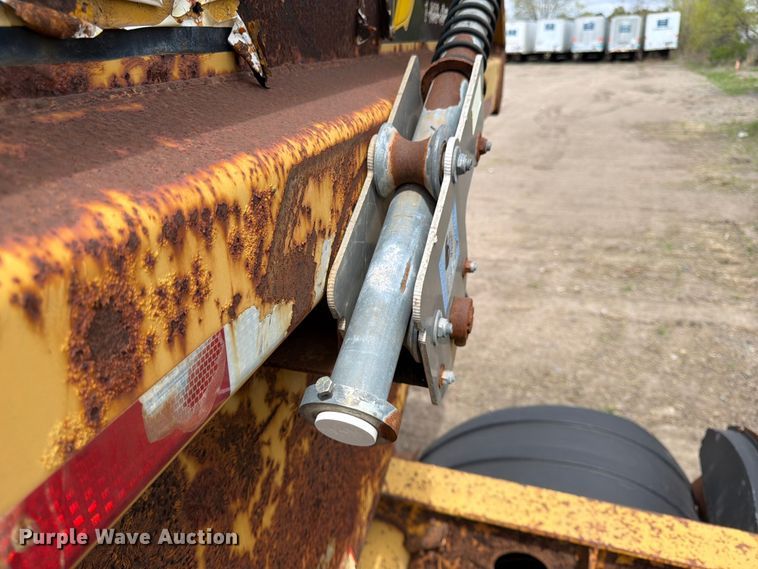 image for item FK0144 2006 SiDump'r Versal side dump trailer