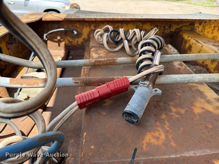 image for item FK0144 2006 SiDump'r Versal side dump trailer