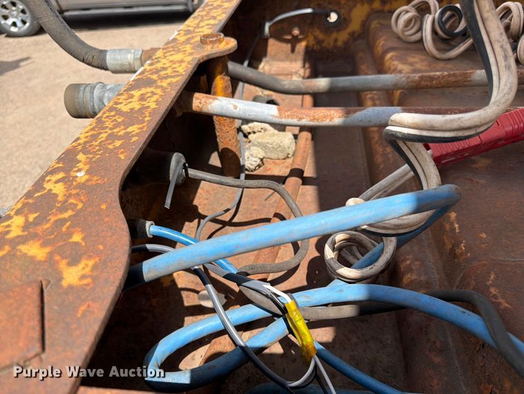 image for item FK0144 2006 SiDump'r Versal side dump trailer