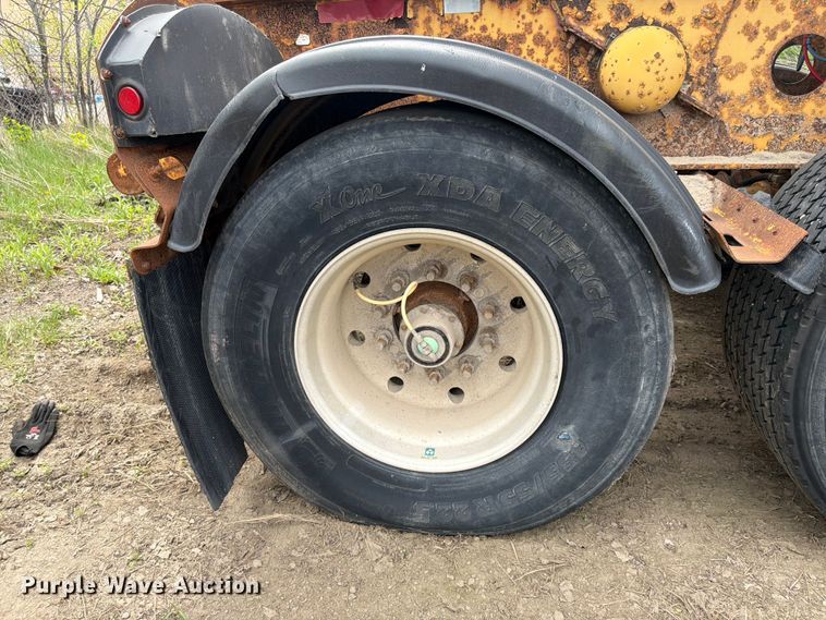 image for item FK0144 2006 SiDump'r Versal side dump trailer