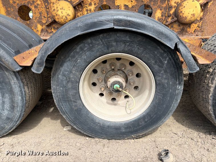 image for item FK0144 2006 SiDump'r Versal side dump trailer