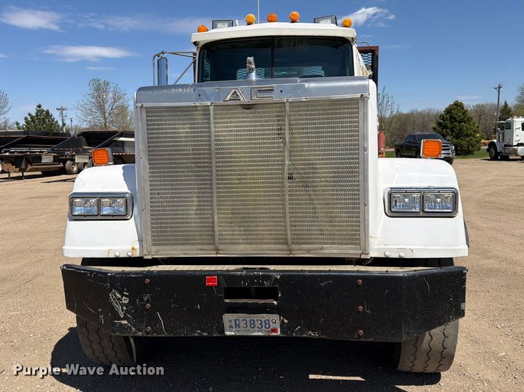 image for item FK0151 1988 Mack RW713 flatbed truck