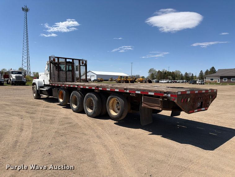 image for item FK0151 1988 Mack RW713 flatbed truck
