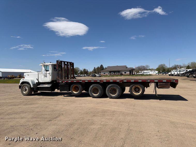 image for item FK0151 1988 Mack RW713 flatbed truck