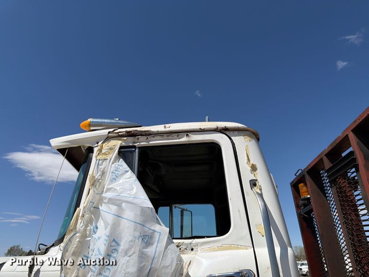 image for item FK0151 1988 Mack RW713 flatbed truck