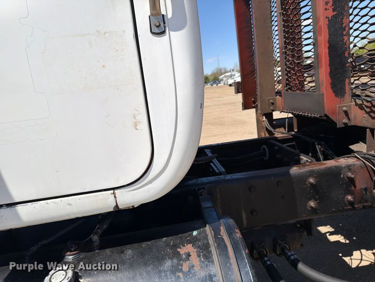 image for item FK0151 1988 Mack RW713 flatbed truck