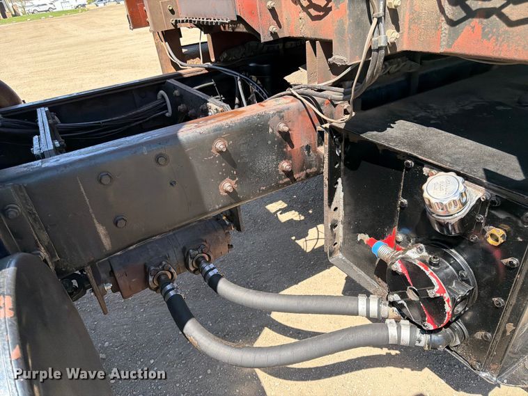image for item FK0151 1988 Mack RW713 flatbed truck