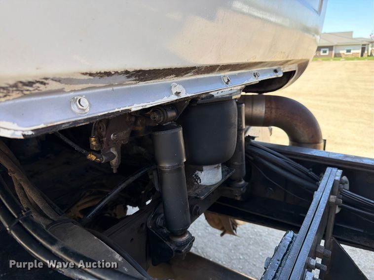 image for item FK0151 1988 Mack RW713 flatbed truck