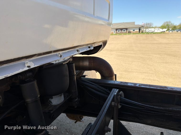 image for item FK0151 1988 Mack RW713 flatbed truck
