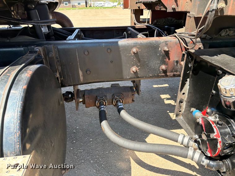 image for item FK0151 1988 Mack RW713 flatbed truck