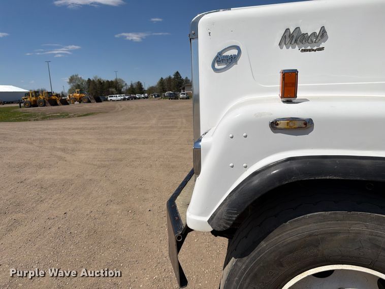image for item FK0151 1988 Mack RW713 flatbed truck