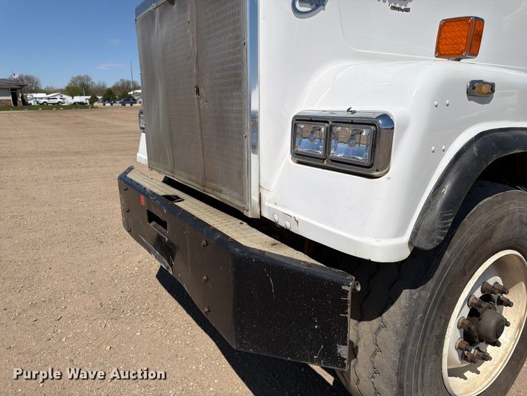 image for item FK0151 1988 Mack RW713 flatbed truck