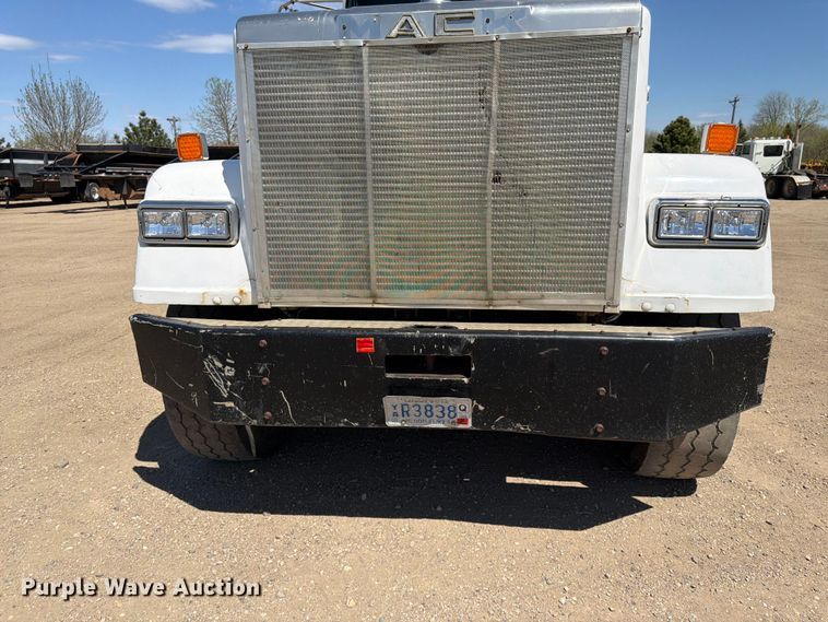 image for item FK0151 1988 Mack RW713 flatbed truck