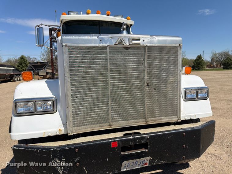 image for item FK0151 1988 Mack RW713 flatbed truck