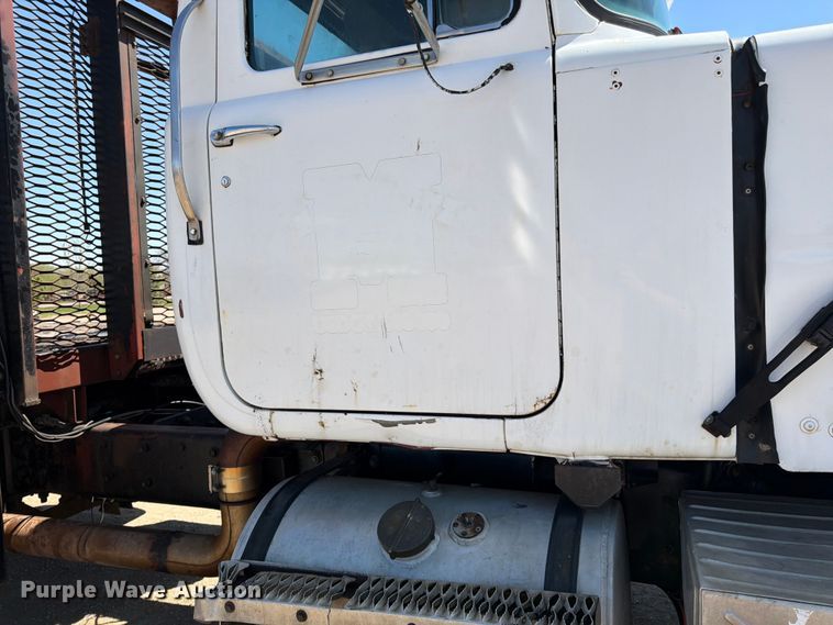 image for item FK0151 1988 Mack RW713 flatbed truck