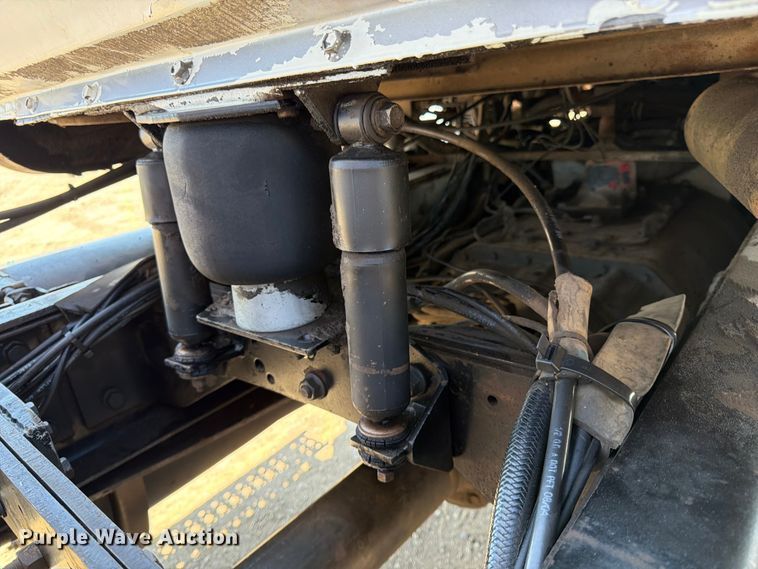 image for item FK0151 1988 Mack RW713 flatbed truck