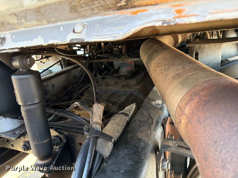 image for item FK0151 1988 Mack RW713 flatbed truck