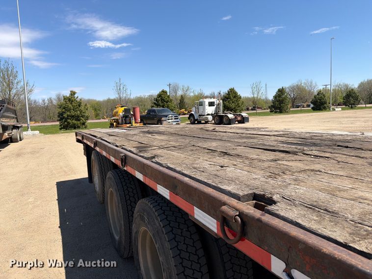 image for item FK0151 1988 Mack RW713 flatbed truck