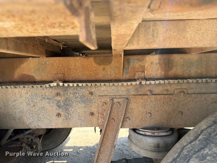image for item FK0151 1988 Mack RW713 flatbed truck