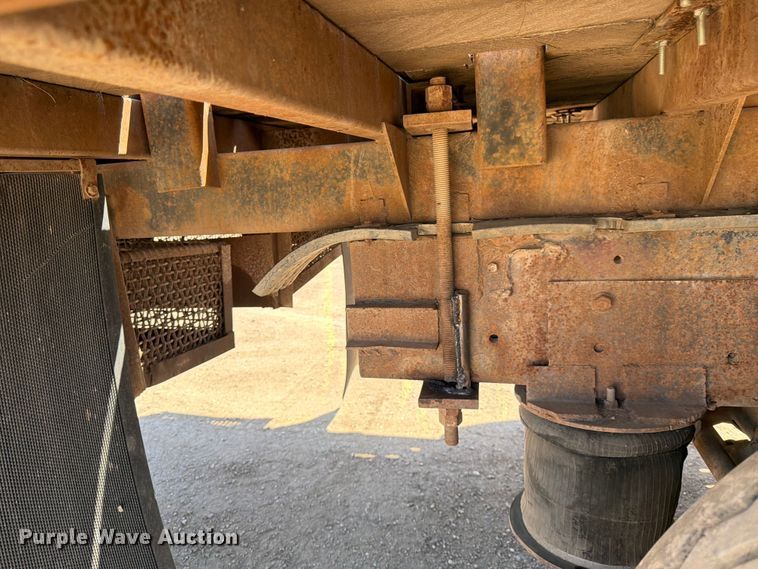 image for item FK0151 1988 Mack RW713 flatbed truck
