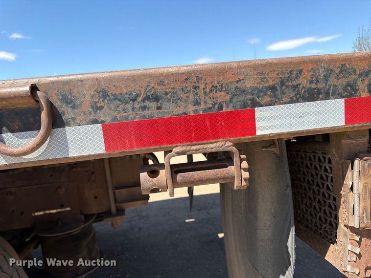 image for item FK0151 1988 Mack RW713 flatbed truck
