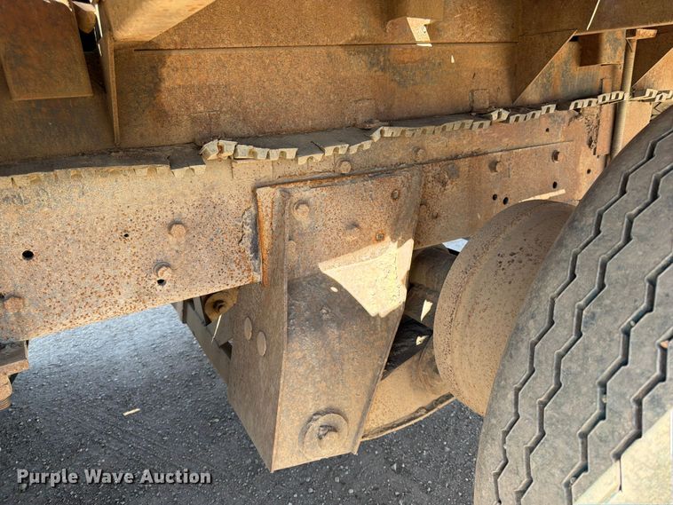 image for item FK0151 1988 Mack RW713 flatbed truck