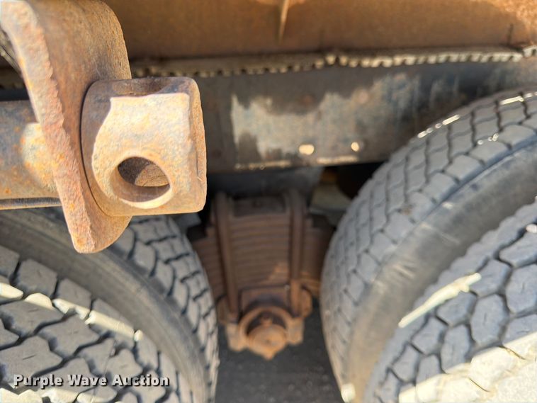 image for item FK0151 1988 Mack RW713 flatbed truck