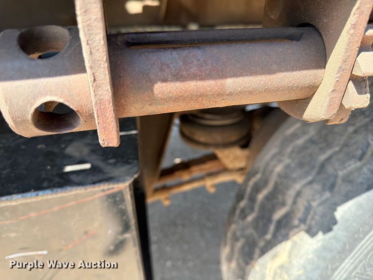 image for item FK0151 1988 Mack RW713 flatbed truck