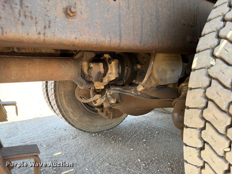 image for item FK0151 1988 Mack RW713 flatbed truck