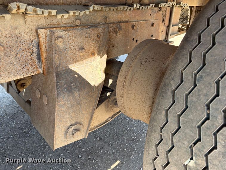 image for item FK0151 1988 Mack RW713 flatbed truck