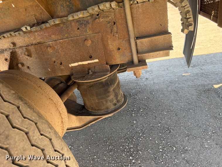 image for item FK0151 1988 Mack RW713 flatbed truck