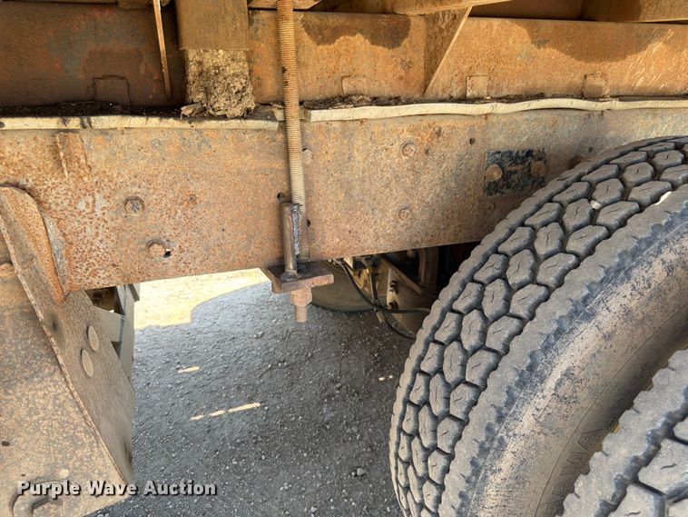 image for item FK0151 1988 Mack RW713 flatbed truck