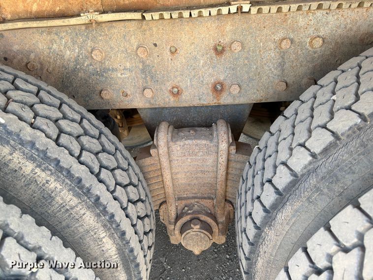 image for item FK0151 1988 Mack RW713 flatbed truck
