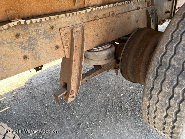 image for item FK0151 1988 Mack RW713 flatbed truck