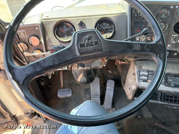 image for item FK0151 1988 Mack RW713 flatbed truck