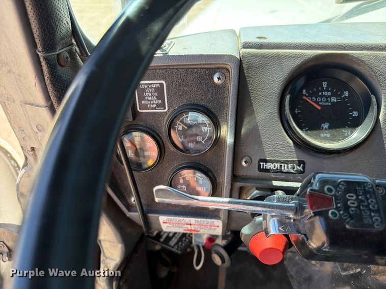 image for item FK0151 1988 Mack RW713 flatbed truck