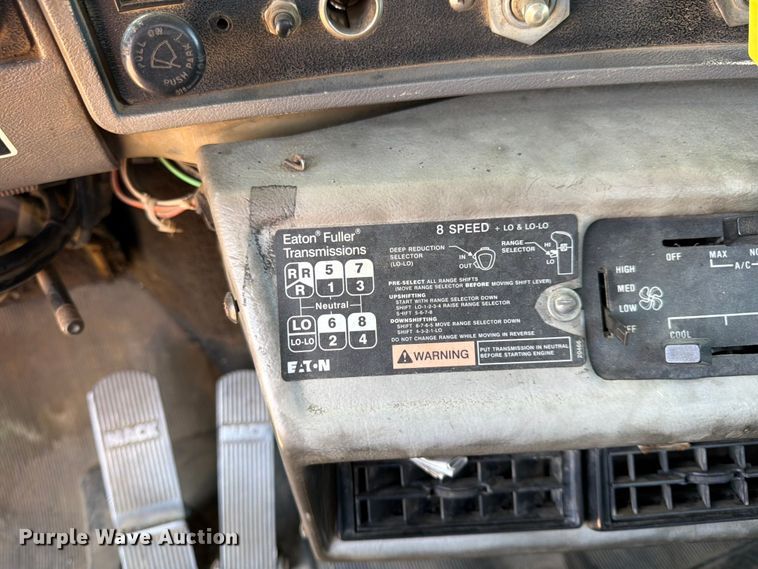 image for item FK0151 1988 Mack RW713 flatbed truck