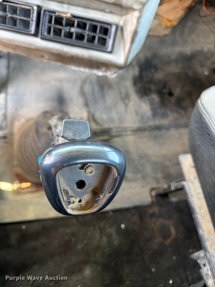 image for item FK0151 1988 Mack RW713 flatbed truck