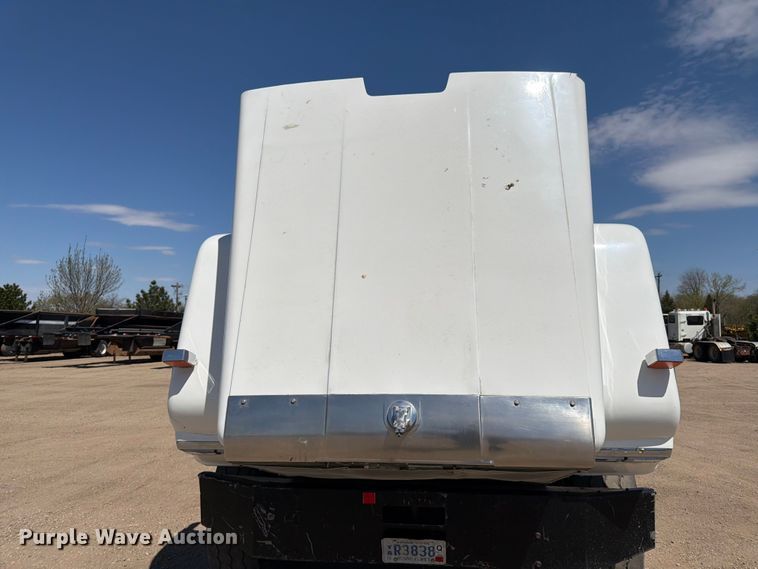 image for item FK0151 1988 Mack RW713 flatbed truck