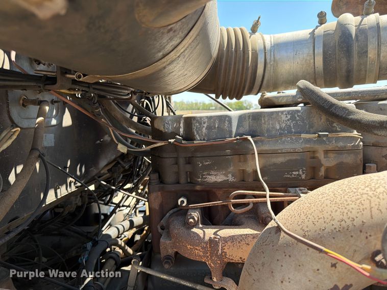image for item FK0151 1988 Mack RW713 flatbed truck