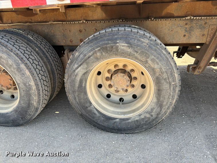 image for item FK0151 1988 Mack RW713 flatbed truck
