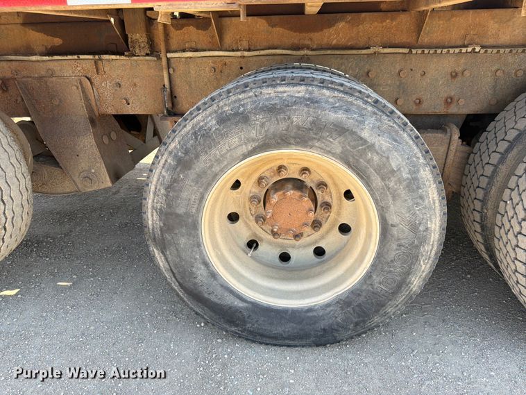 image for item FK0151 1988 Mack RW713 flatbed truck