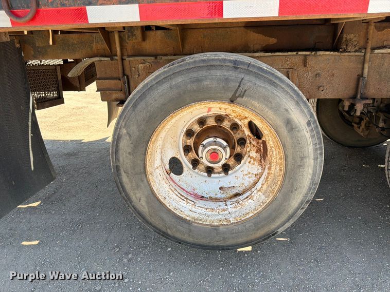 image for item FK0151 1988 Mack RW713 flatbed truck