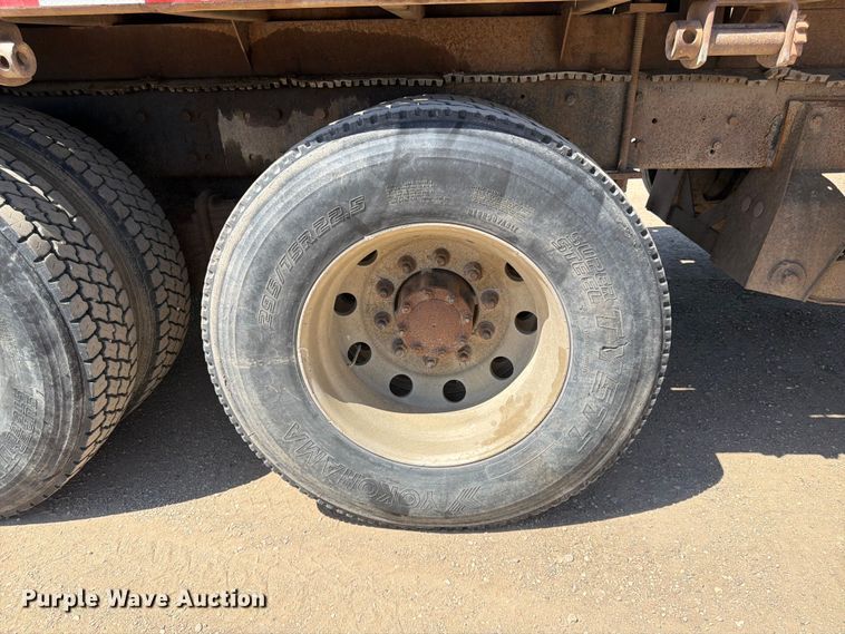 image for item FK0151 1988 Mack RW713 flatbed truck