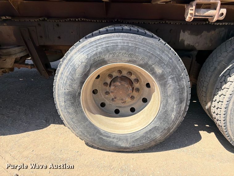 image for item FK0151 1988 Mack RW713 flatbed truck