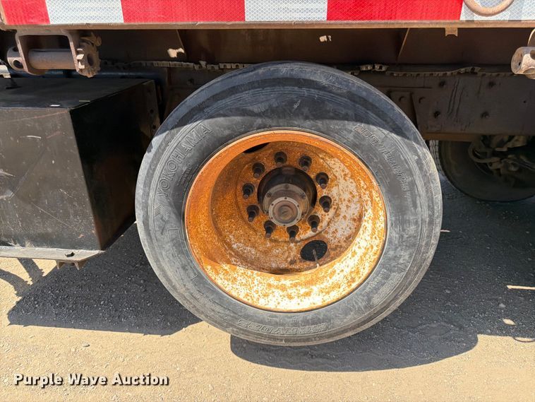 image for item FK0151 1988 Mack RW713 flatbed truck