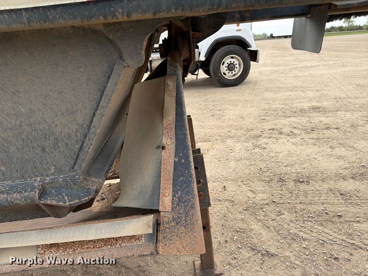 image for item FK0152 1983 Load king 1827-3AXLE bottom dump trailer